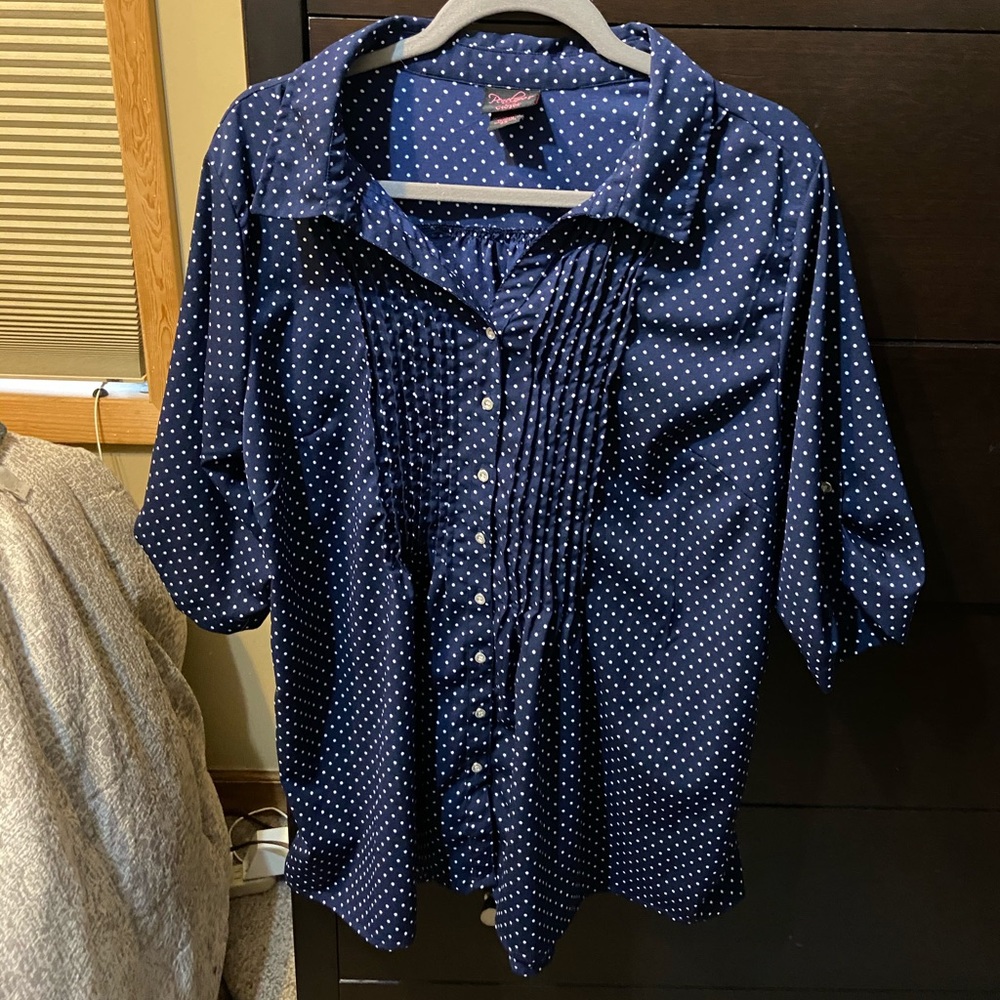 Blue blouse with white polkadots size 2X